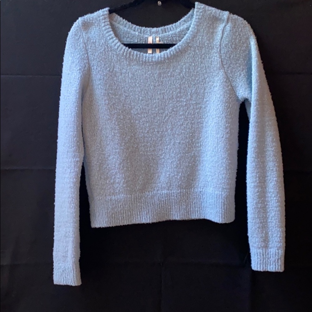 Baby blue sweater. Size Medium.